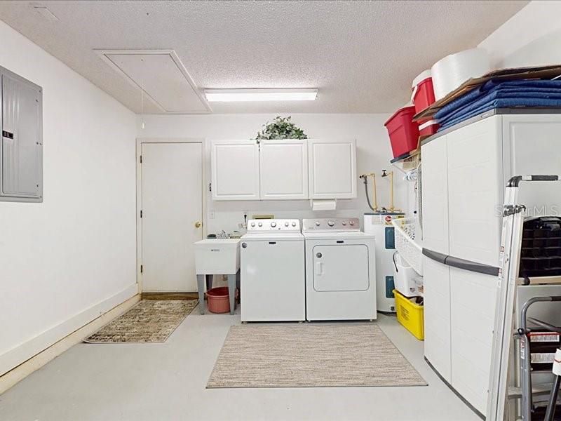 For Sale: $245,000 (2 beds, 2 baths, 1464 Square Feet)