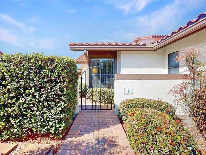 For Sale: $245,000 (2 beds, 2 baths, 1464 Square Feet)