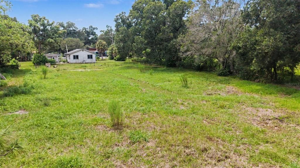 待售: $325,000 (2.01 acres)