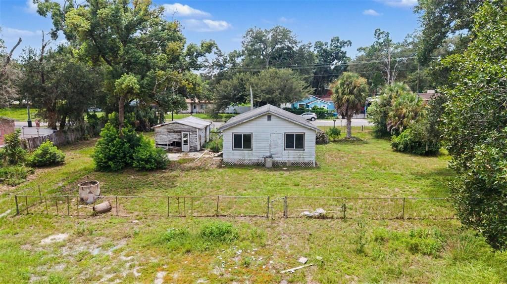 待售: $325,000 (2.01 acres)