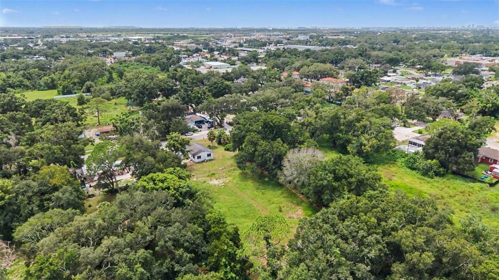 待售: $325,000 (2.01 acres)