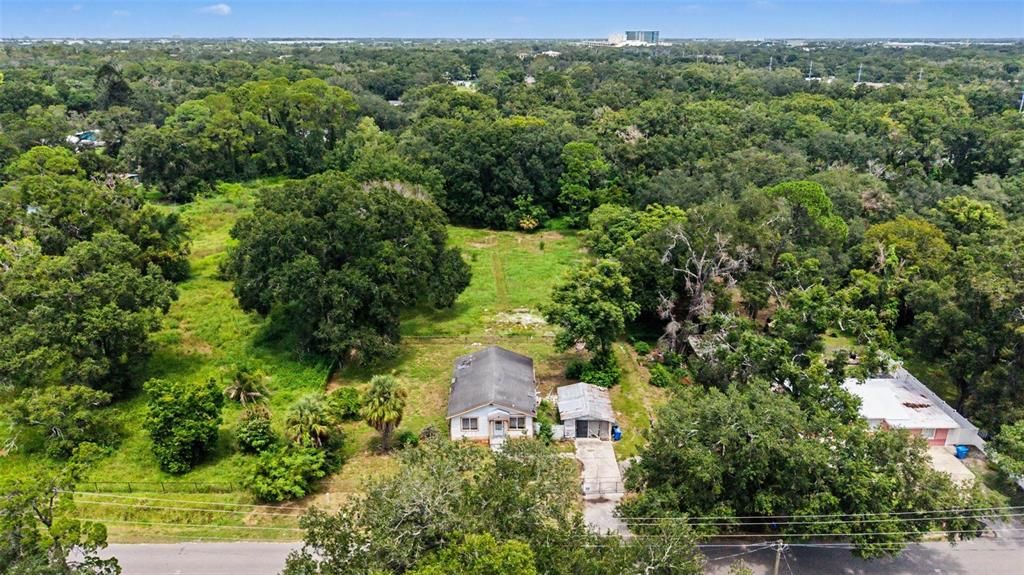 待售: $325,000 (2.01 acres)