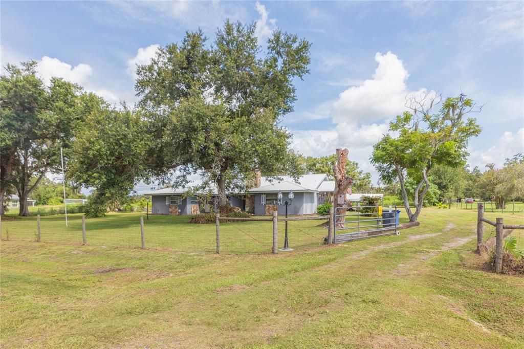 En Venta: $599,900 (4 camas, 3 baños, 2659 Pies cuadrados)