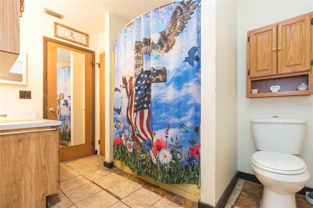 En Venta: $599,900 (4 camas, 3 baños, 2659 Pies cuadrados)