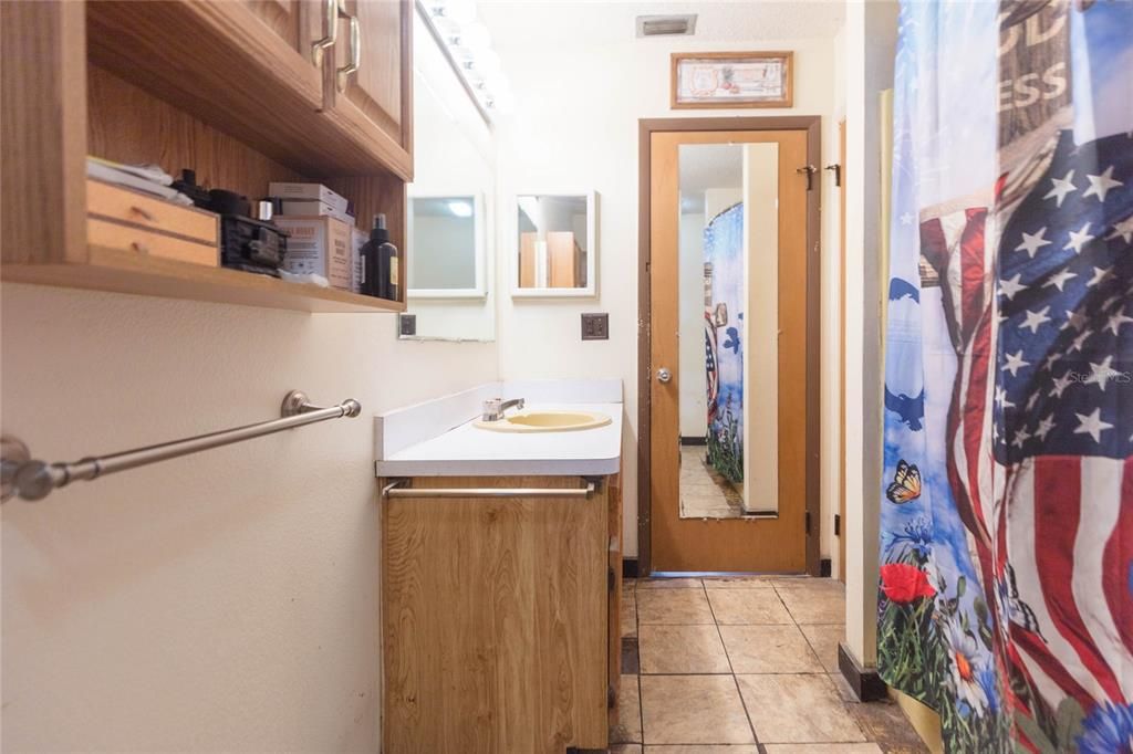 En Venta: $599,900 (4 camas, 3 baños, 2659 Pies cuadrados)