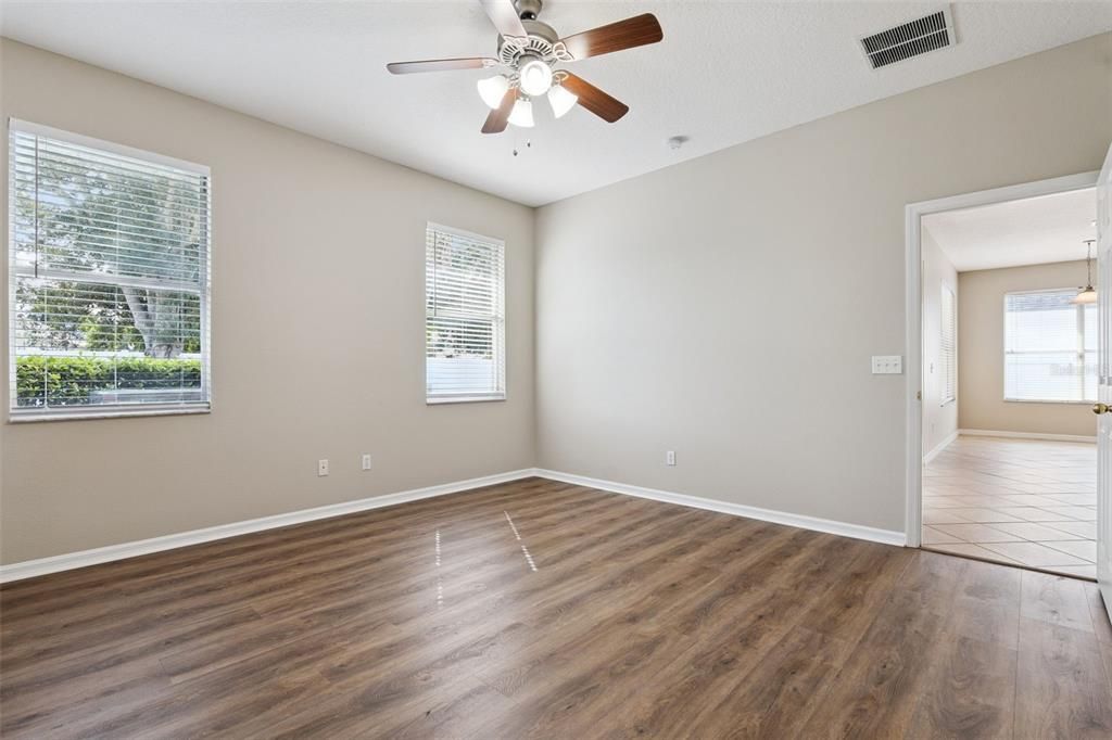 For Sale: $475,000 (3 beds, 2 baths, 1642 Square Feet)
