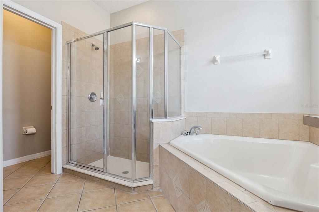 For Sale: $475,000 (3 beds, 2 baths, 1642 Square Feet)