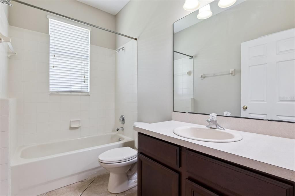For Sale: $475,000 (3 beds, 2 baths, 1642 Square Feet)