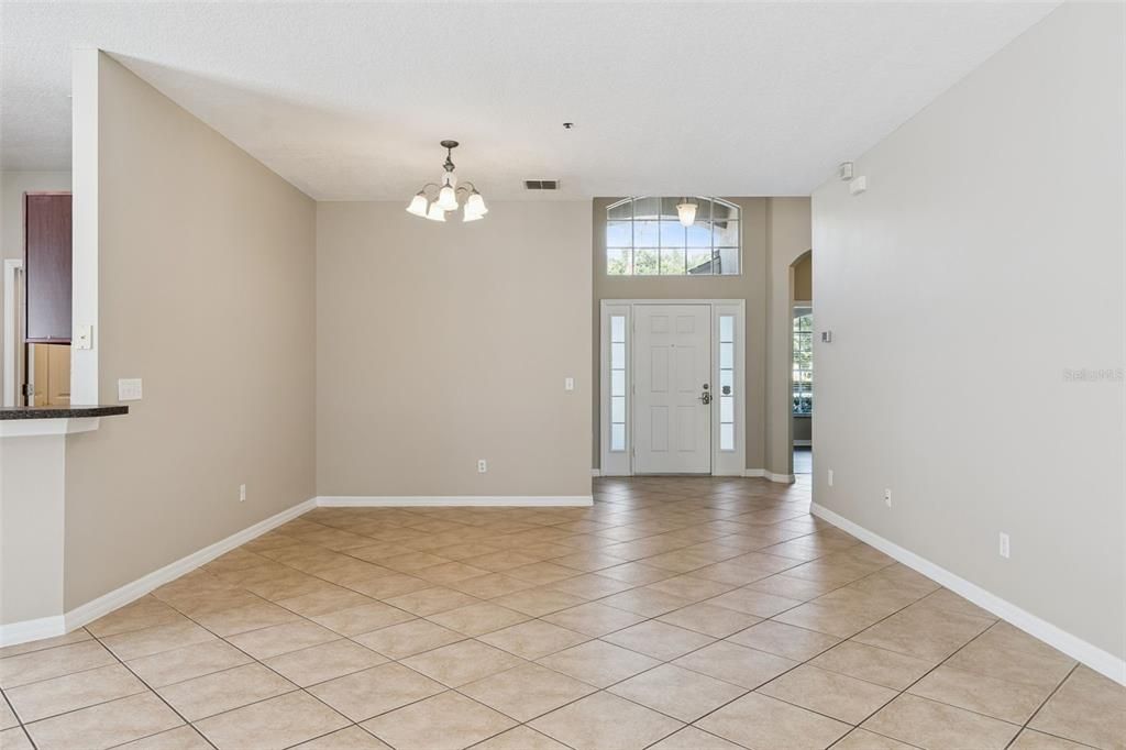 For Sale: $475,000 (3 beds, 2 baths, 1642 Square Feet)