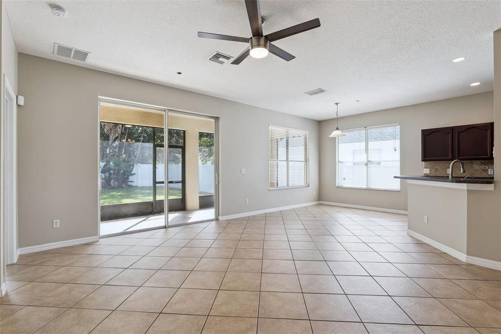 For Sale: $475,000 (3 beds, 2 baths, 1642 Square Feet)