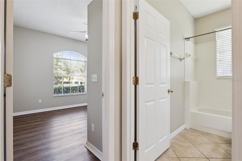 For Sale: $475,000 (3 beds, 2 baths, 1642 Square Feet)