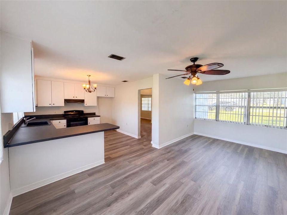For Sale: $290,000 (3 beds, 2 baths, 1619 Square Feet)