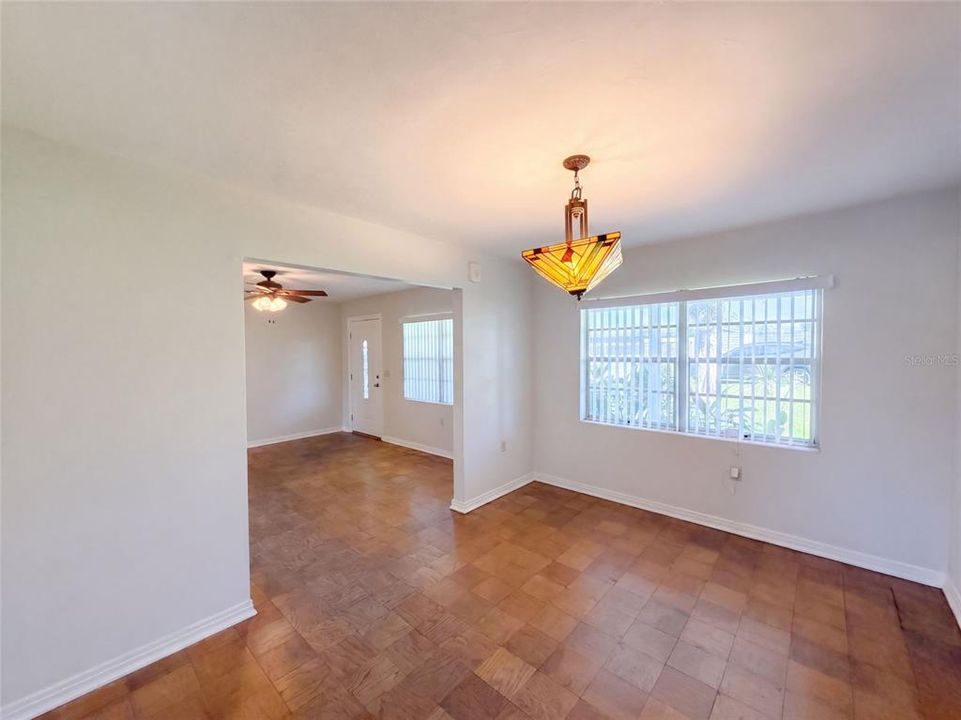 For Sale: $290,000 (3 beds, 2 baths, 1619 Square Feet)