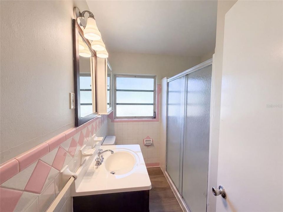 For Sale: $290,000 (3 beds, 2 baths, 1619 Square Feet)