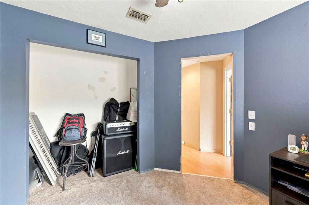 For Sale: $225,000 (3 beds, 2 baths, 1197 Square Feet)
