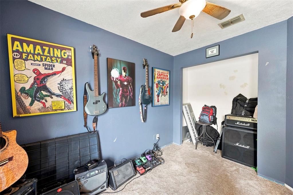For Sale: $225,000 (3 beds, 2 baths, 1197 Square Feet)