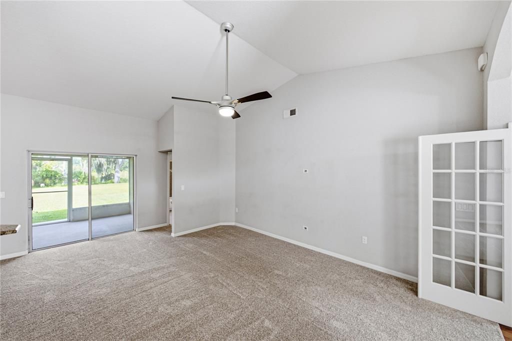 En Venta: $349,000 (3 camas, 2 baños, 1914 Pies cuadrados)