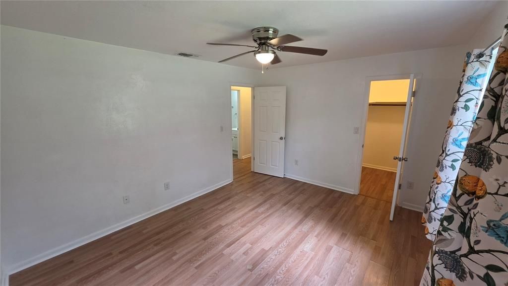 For Rent: $2,300 (3 beds, 2 baths, 1116 Square Feet)