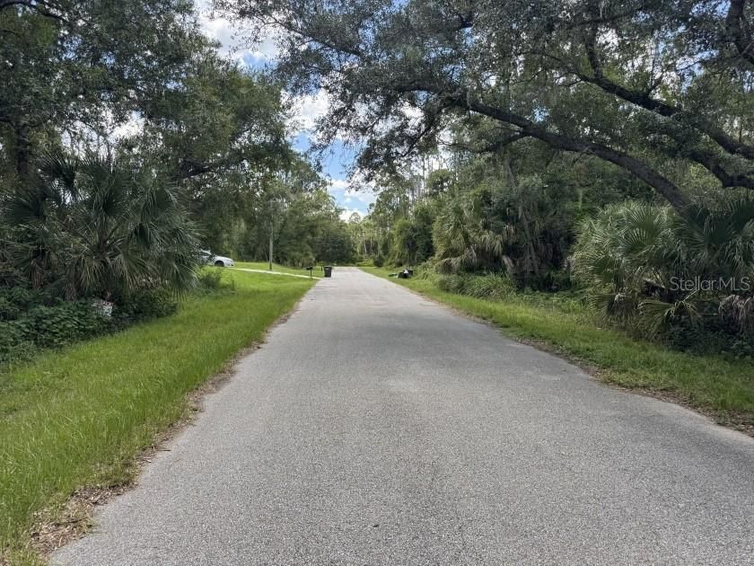 На продажу: $14,900 (0.24 acres)
