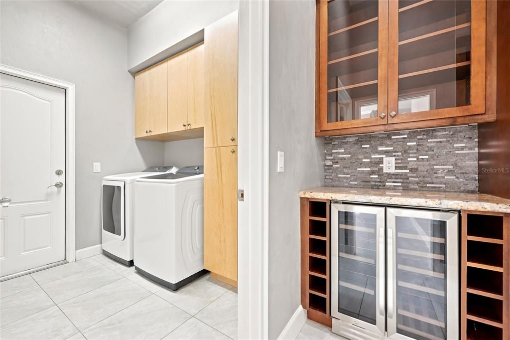 En Venta: $740,000 (4 camas, 3 baños, 2662 Pies cuadrados)