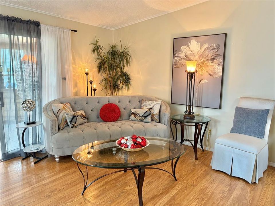 En Venta: $174,900 (2 camas, 2 baños, 950 Pies cuadrados)