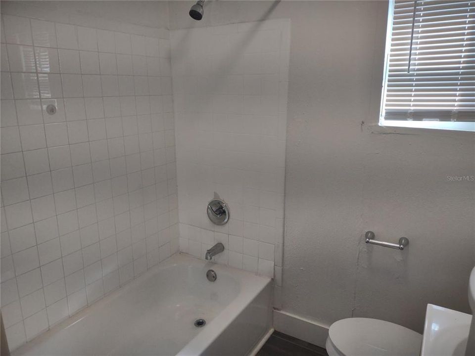 For Rent: $1,395 (2 beds, 1 baths, 838 Square Feet)