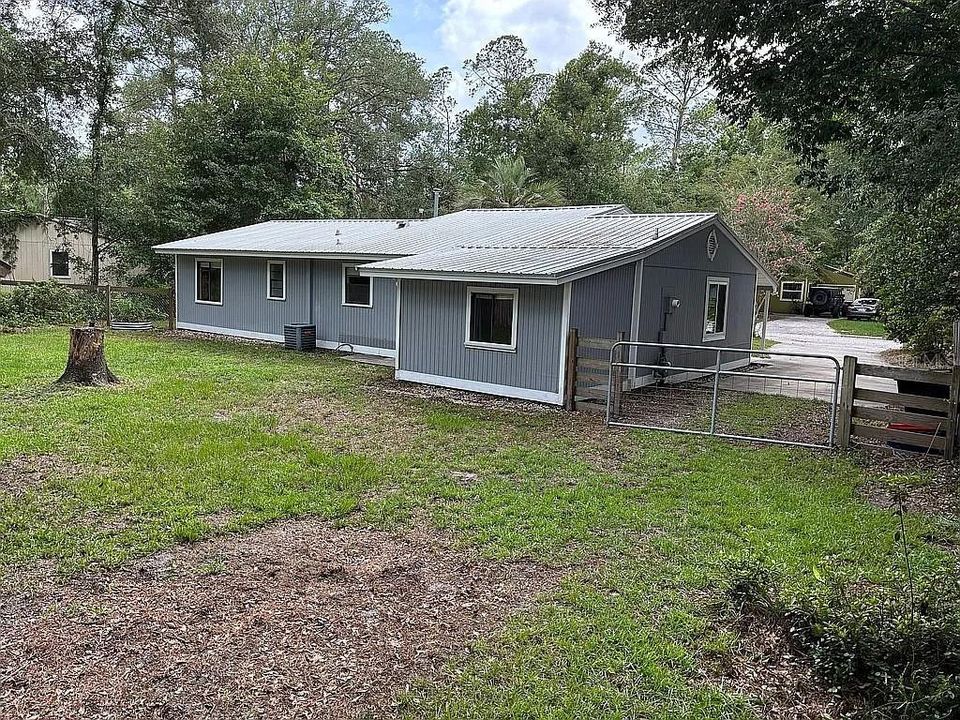 For Rent: $2,300 (3 beds, 2 baths, 1224 Square Feet)