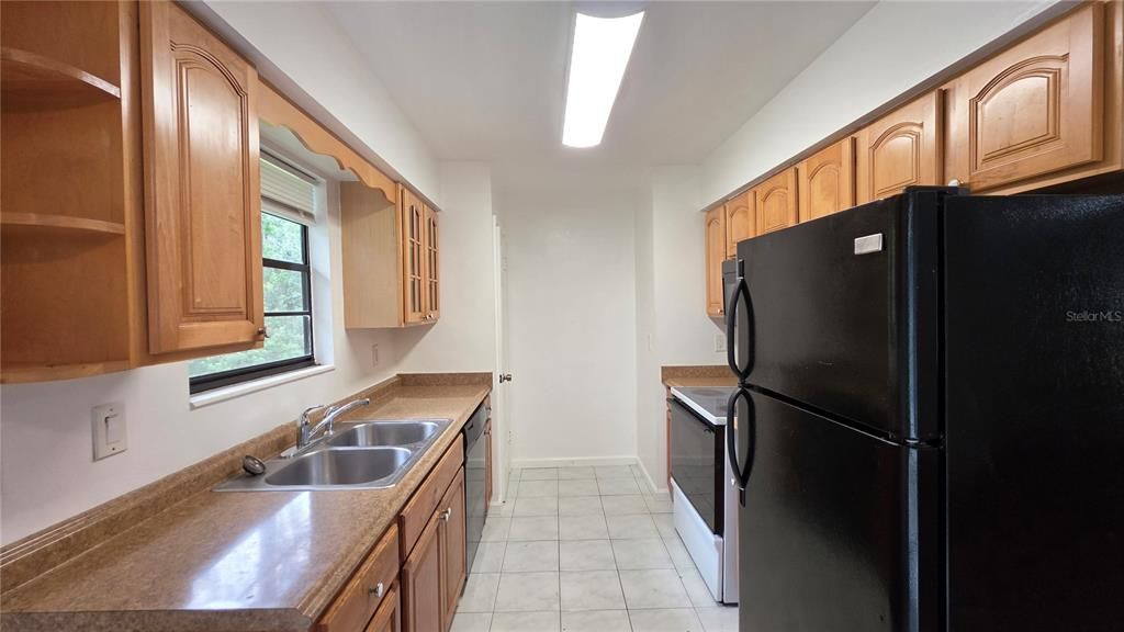 For Rent: $2,300 (3 beds, 2 baths, 1224 Square Feet)