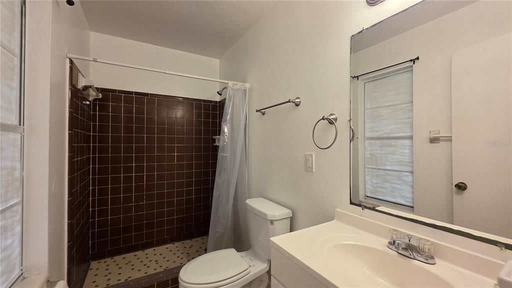 For Rent: $2,300 (3 beds, 2 baths, 1224 Square Feet)
