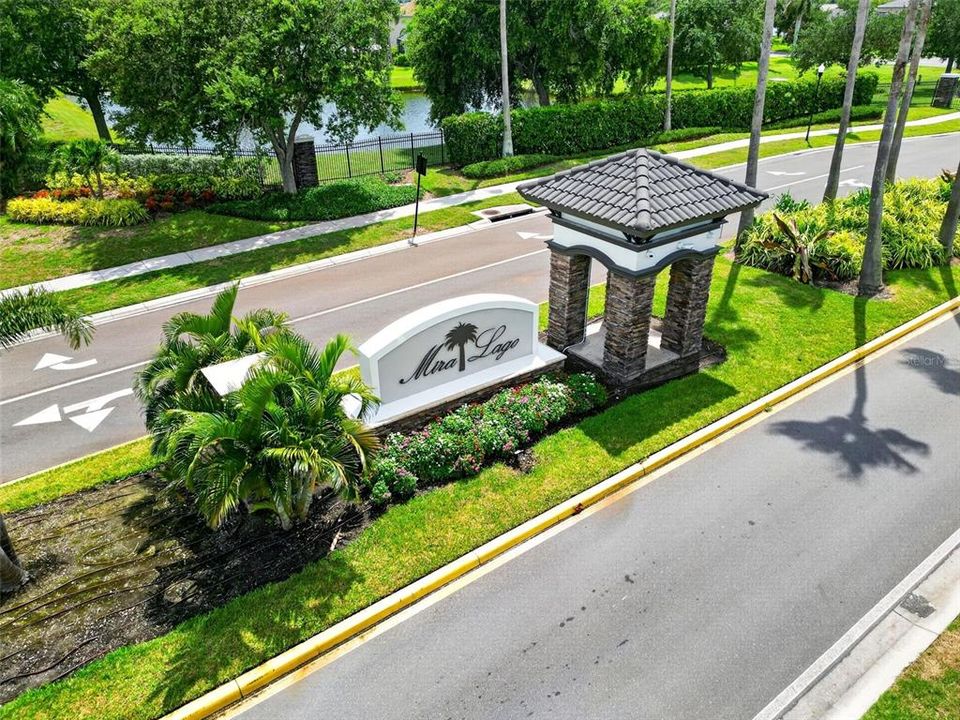 For Sale: $399,000 (4 beds, 3 baths, 2472 Square Feet)