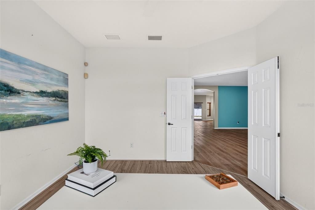 For Sale: $399,000 (4 beds, 3 baths, 2472 Square Feet)