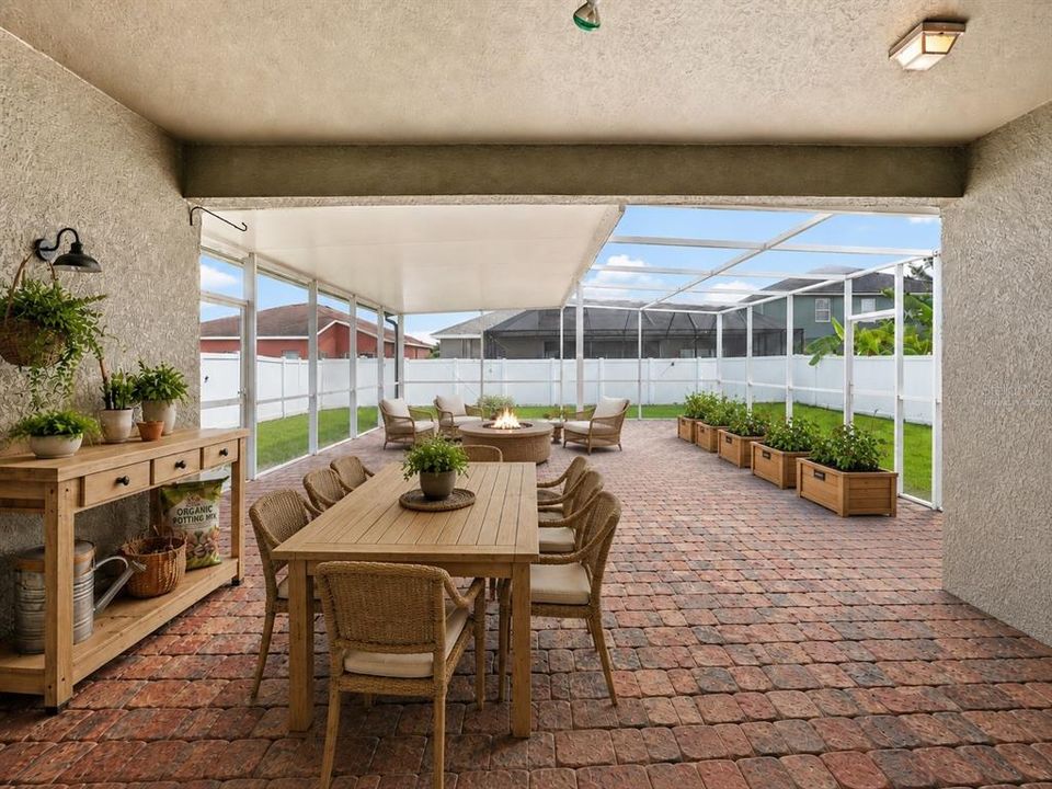 For Sale: $399,000 (4 beds, 3 baths, 2472 Square Feet)