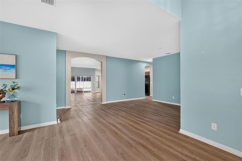 For Sale: $399,000 (4 beds, 3 baths, 2472 Square Feet)
