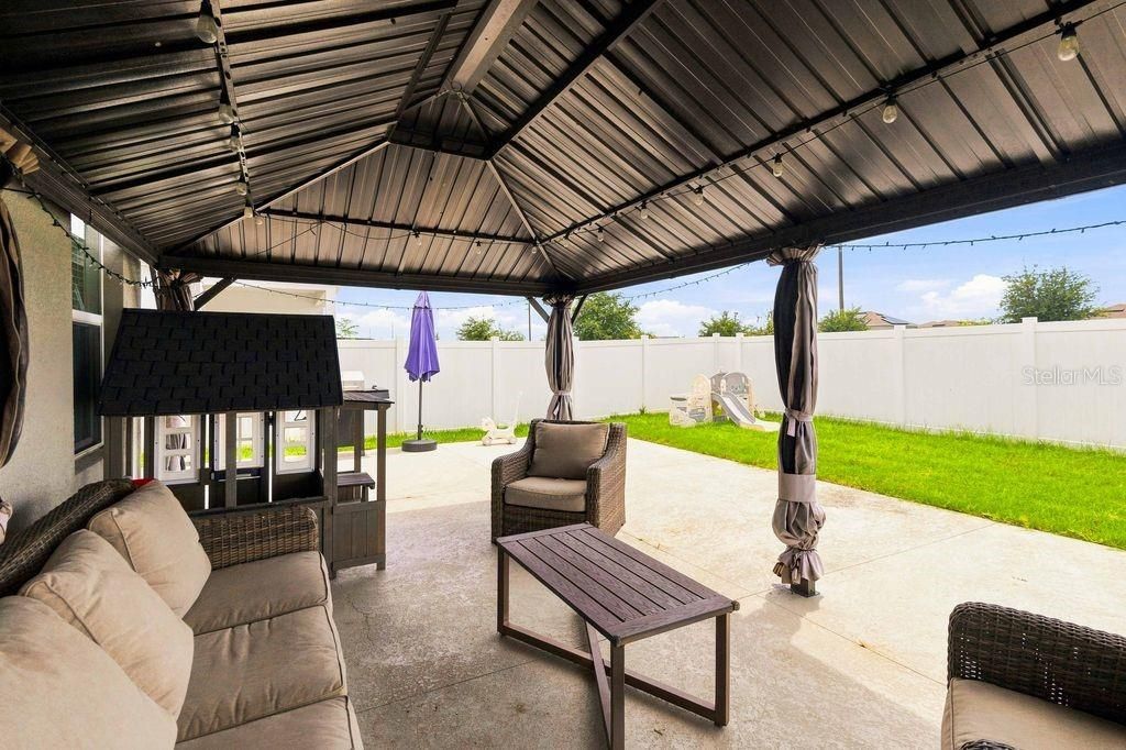 En Venta: $399,900 (4 camas, 2 baños, 2021 Pies cuadrados)