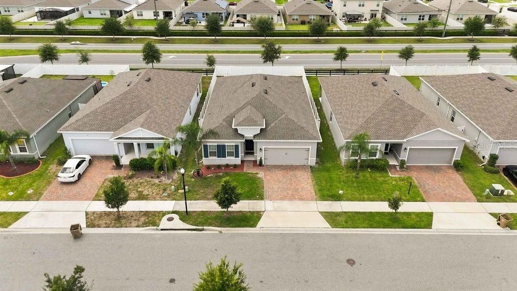 En Venta: $399,900 (4 camas, 2 baños, 2021 Pies cuadrados)