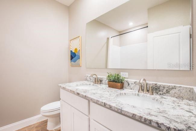For Sale: $389,900 (4 beds, 3 baths, 2286 Square Feet)