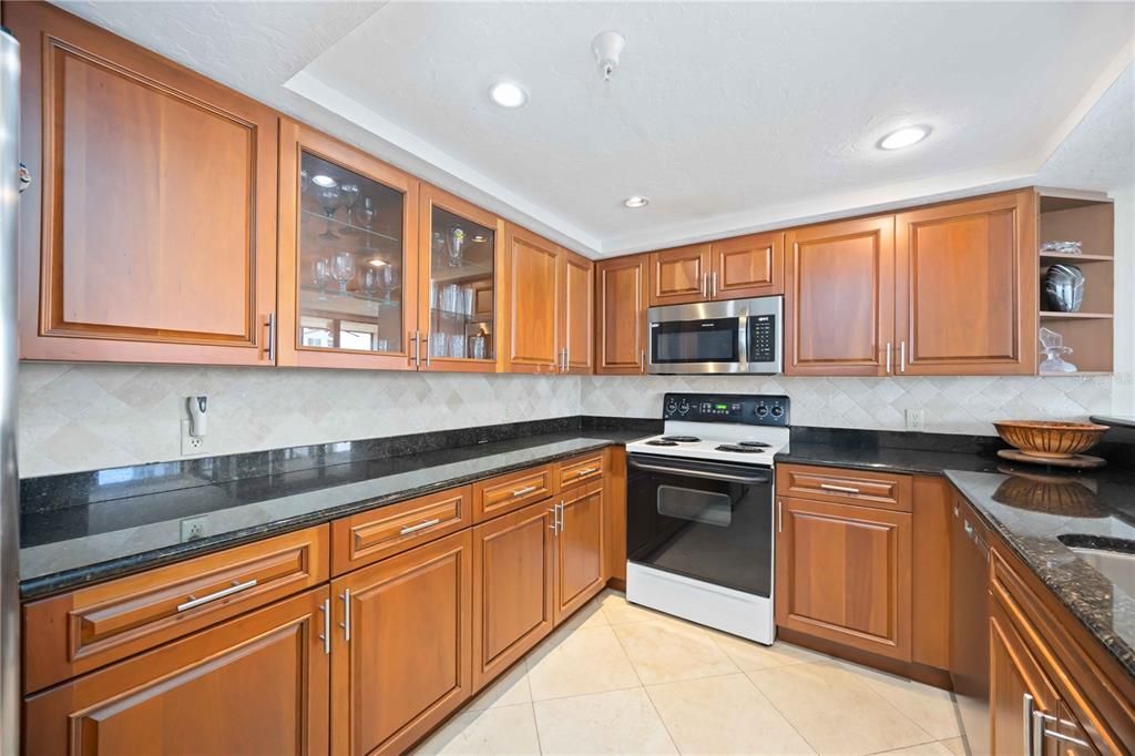 В аренду: $4,800 (2 спален, 2 ванн, 1380 Квадратных фут)