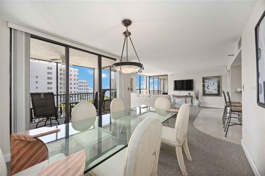 В аренду: $4,800 (2 спален, 2 ванн, 1380 Квадратных фут)