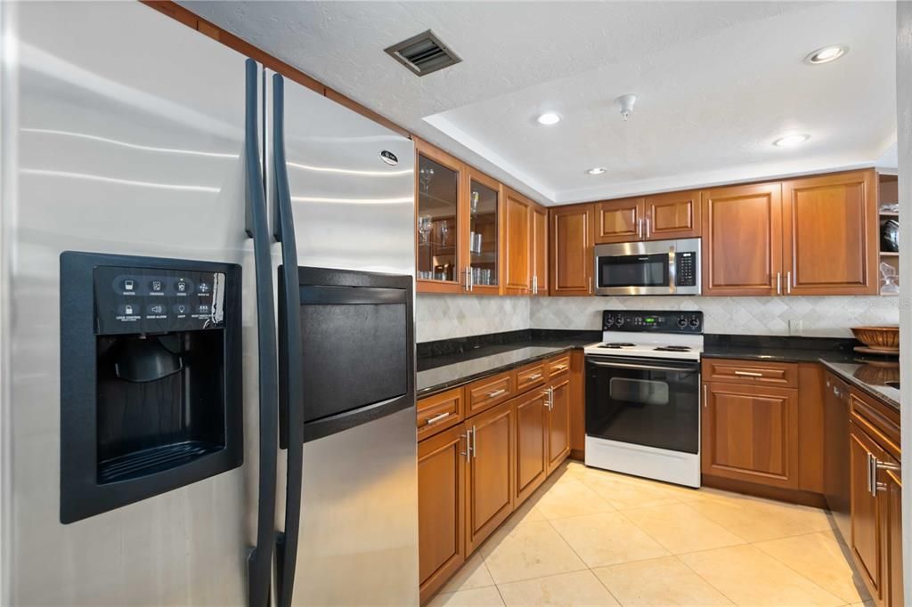 В аренду: $4,800 (2 спален, 2 ванн, 1380 Квадратных фут)