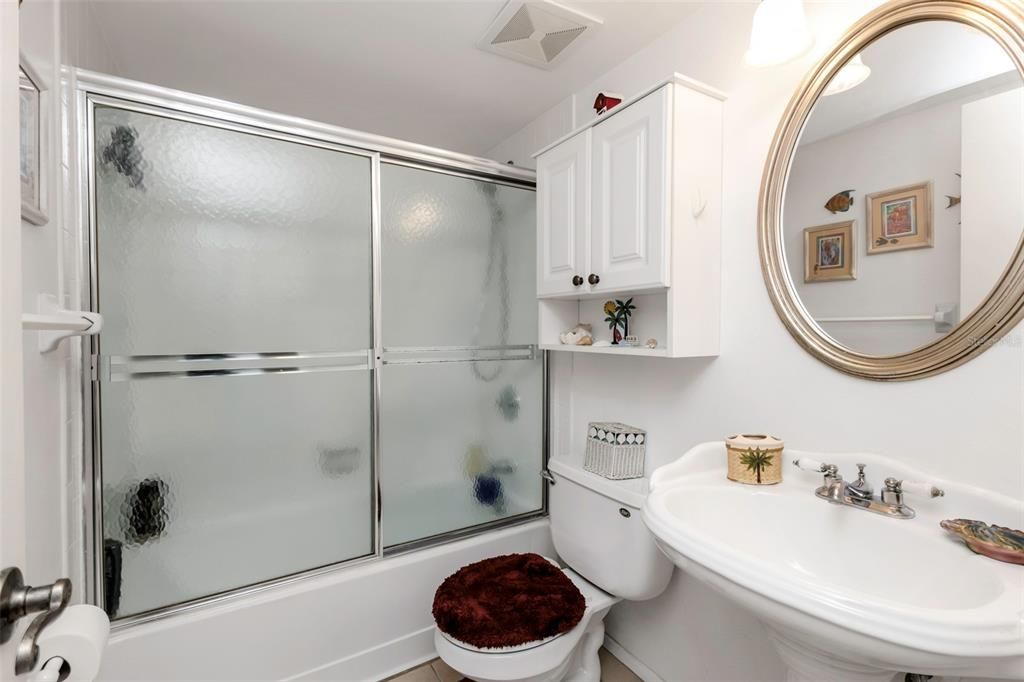 На продажу: $165,000 (3 спален, 2 ванн, 1011 Квадратных фут)