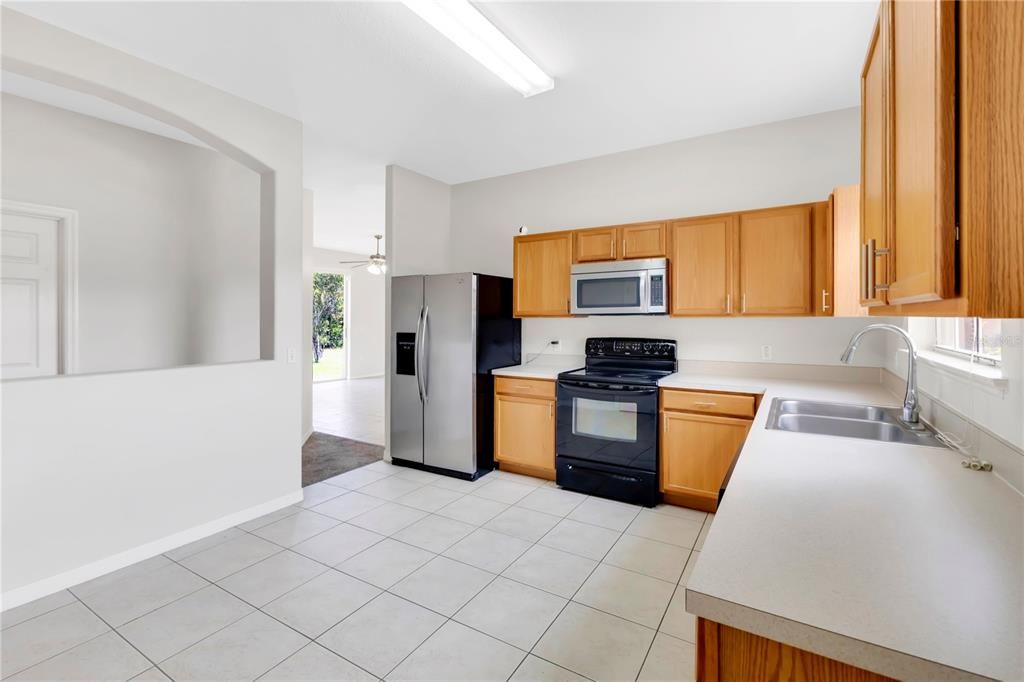 En Venta: $275,000 (4 camas, 2 baños, 1650 Pies cuadrados)