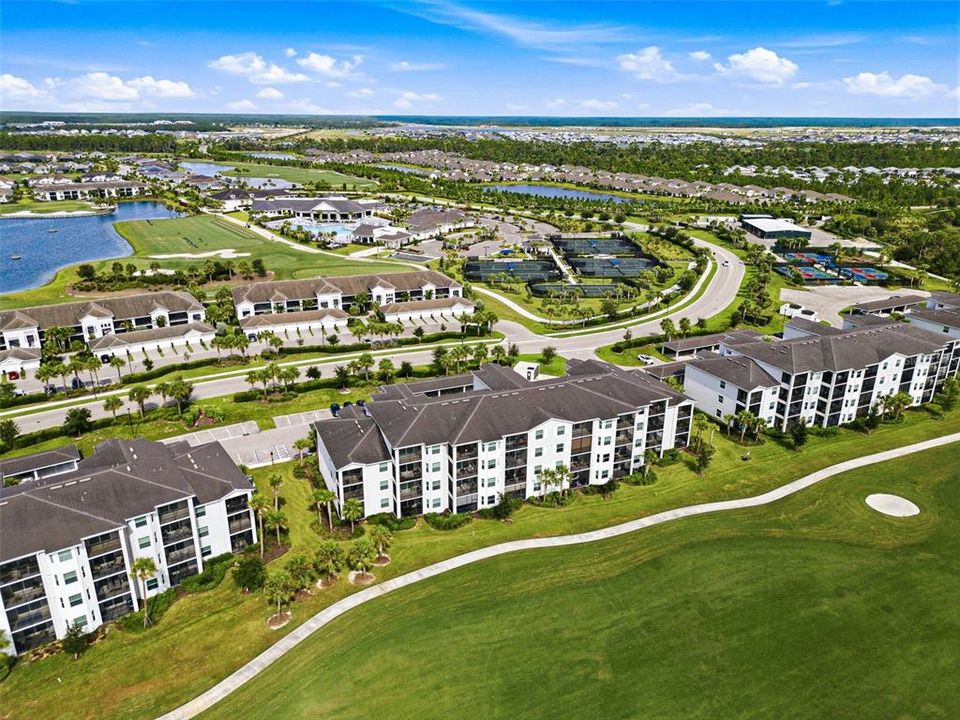 На продажу: $224,900 (2 спален, 2 ванн, 1198 Квадратных фут)