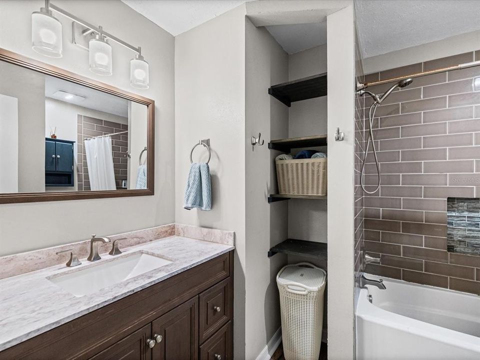 For Sale: $330,000 (3 beds, 2 baths, 1287 Square Feet)