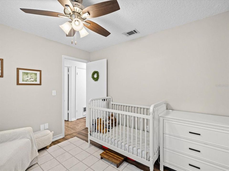 For Sale: $330,000 (3 beds, 2 baths, 1287 Square Feet)