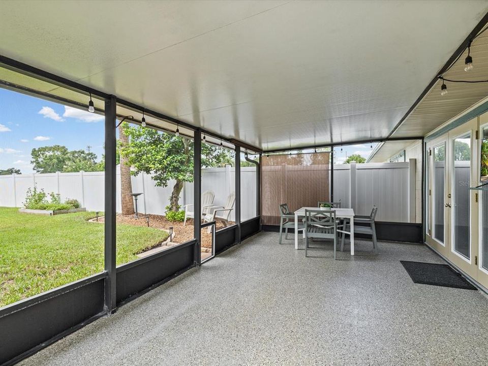 For Sale: $330,000 (3 beds, 2 baths, 1287 Square Feet)