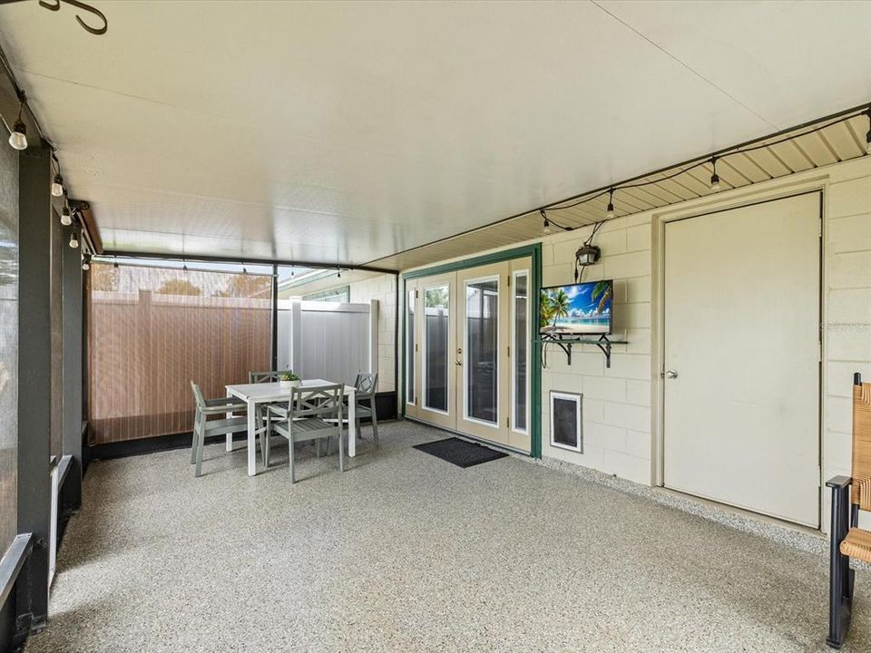 For Sale: $330,000 (3 beds, 2 baths, 1287 Square Feet)