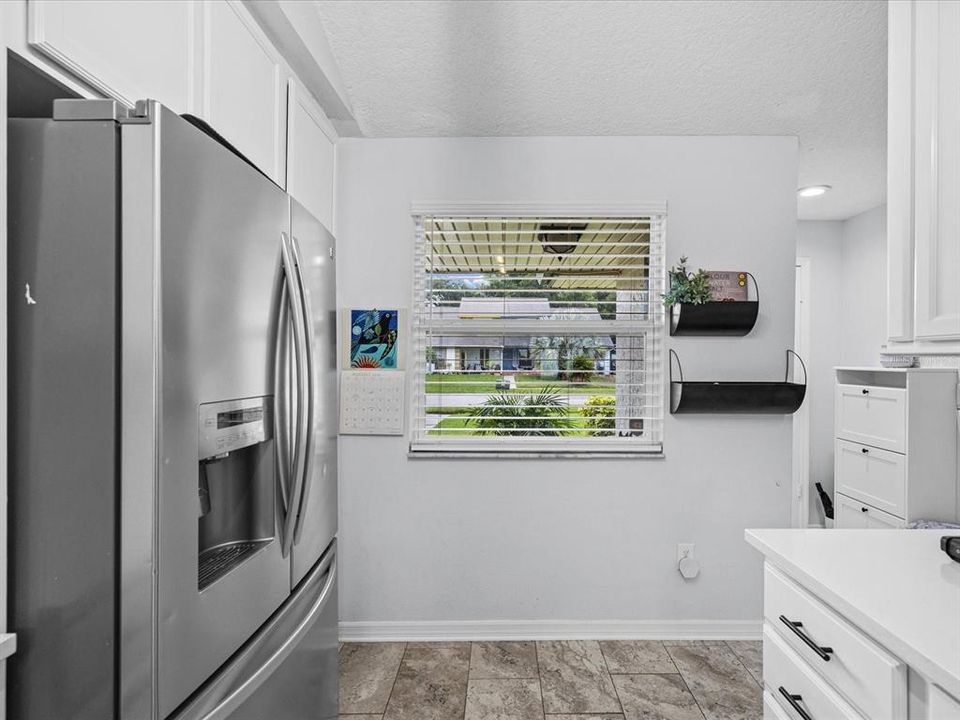 For Sale: $330,000 (3 beds, 2 baths, 1287 Square Feet)