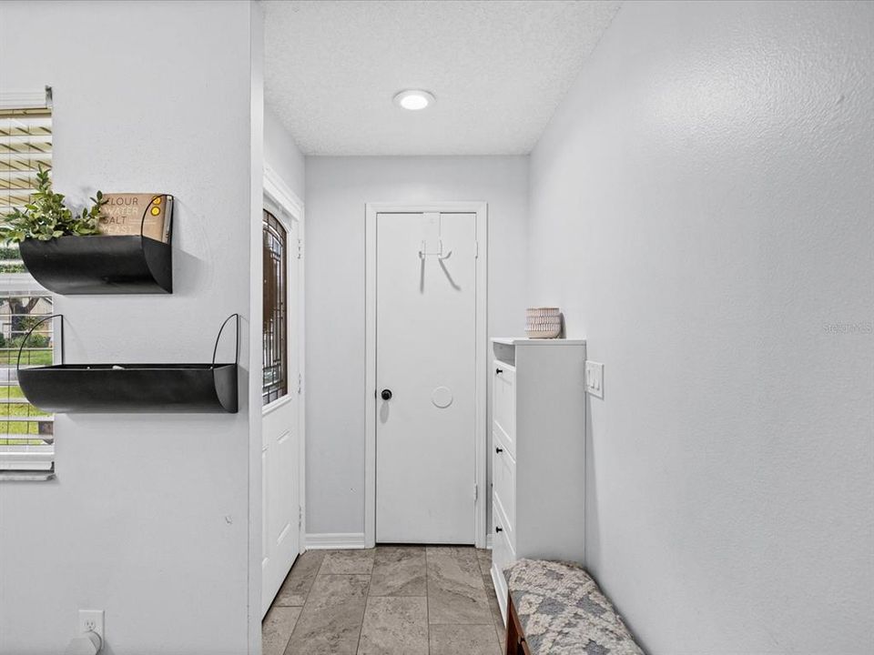 For Sale: $330,000 (3 beds, 2 baths, 1287 Square Feet)