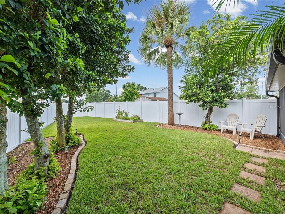 For Sale: $330,000 (3 beds, 2 baths, 1287 Square Feet)