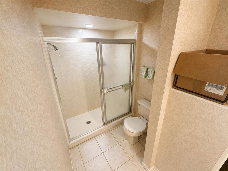 На продажу: $675,000 (5 спален, 4 ванн, 3932 Квадратных фут)